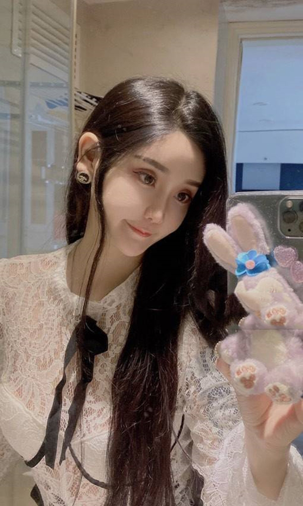 学生瑶瑶太可爱了