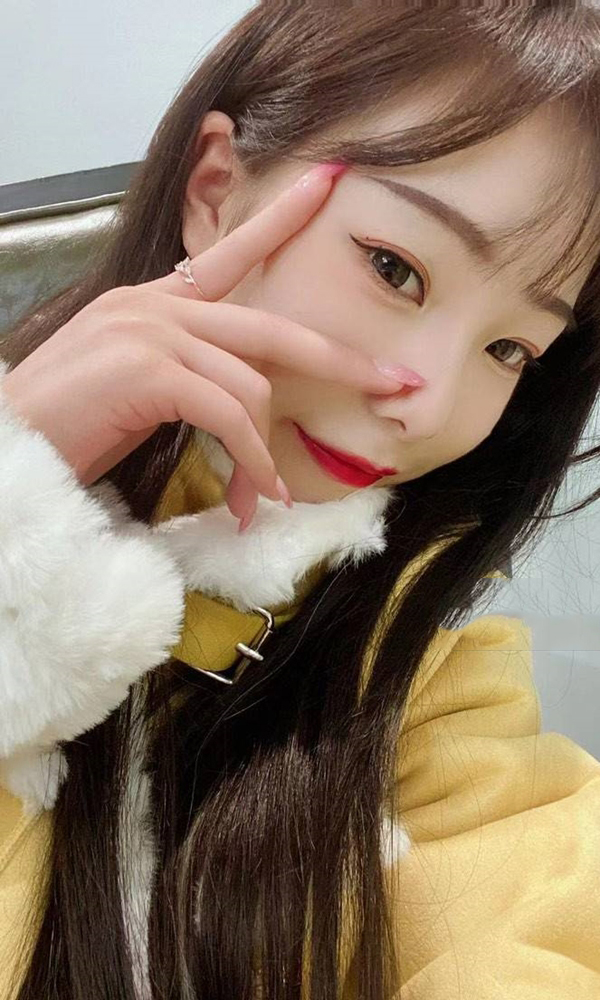 学生甜甜真可爱