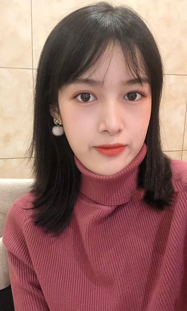 学生零零小可爱呀