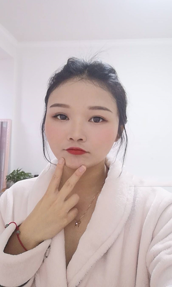 其它兜兜里面全是糖