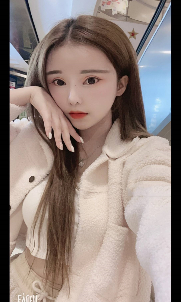 学生小雪儿宝宝