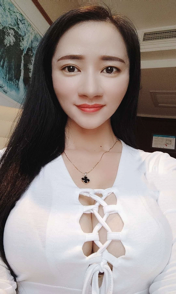 白领娜美真实本人