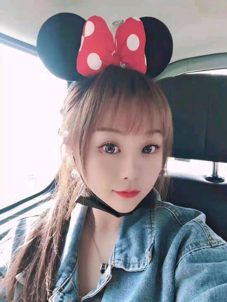 其它爱笑的女孩运气不错