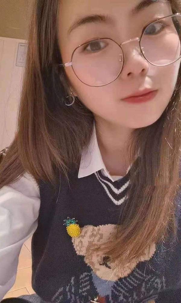 白领多一处划痕°