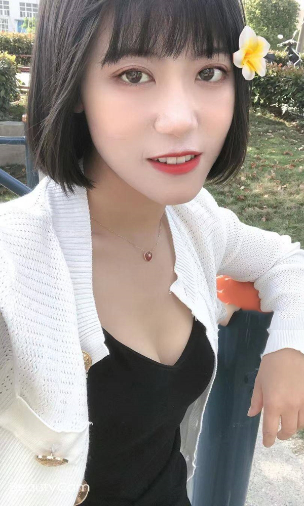 网红小丫头片子