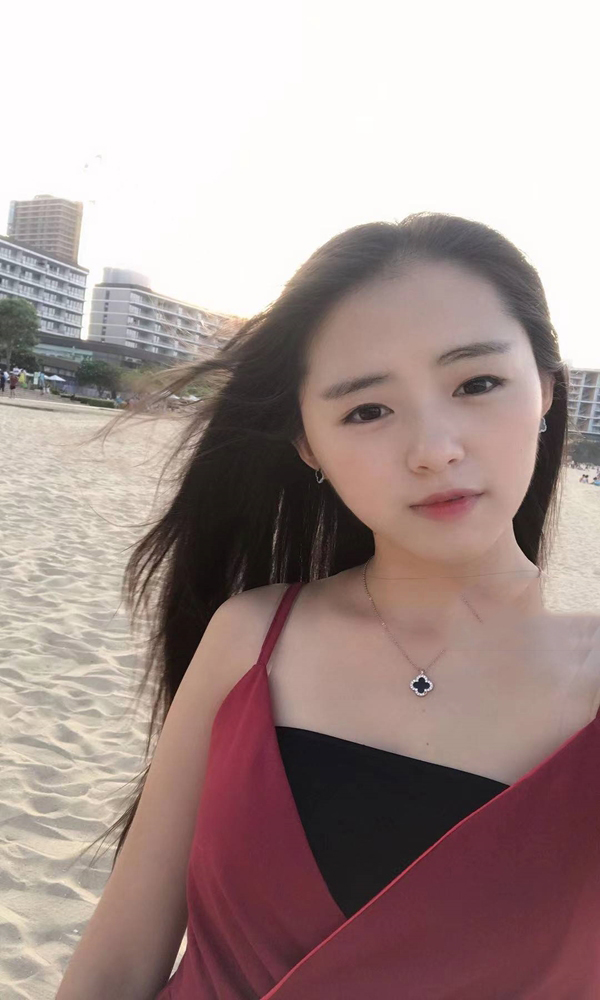 网红草莓味的妹妹