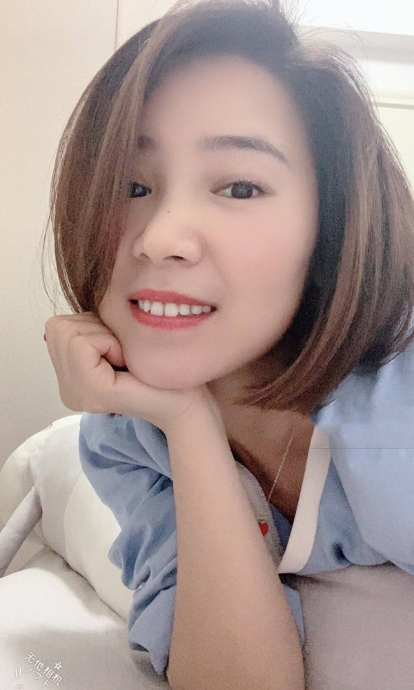 白领隔壁家的小女孩