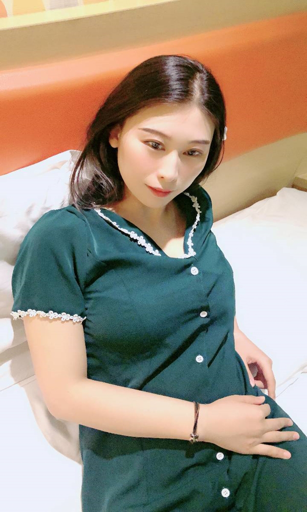 白领桃子好甜呀