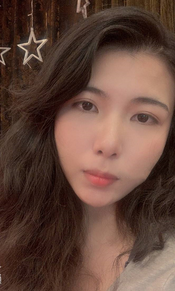 学生大长腿麻衣学姐