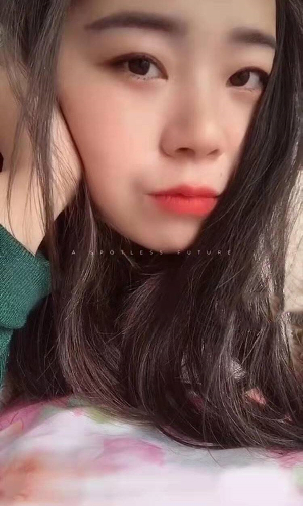 白领妖娆的豆芽菜66