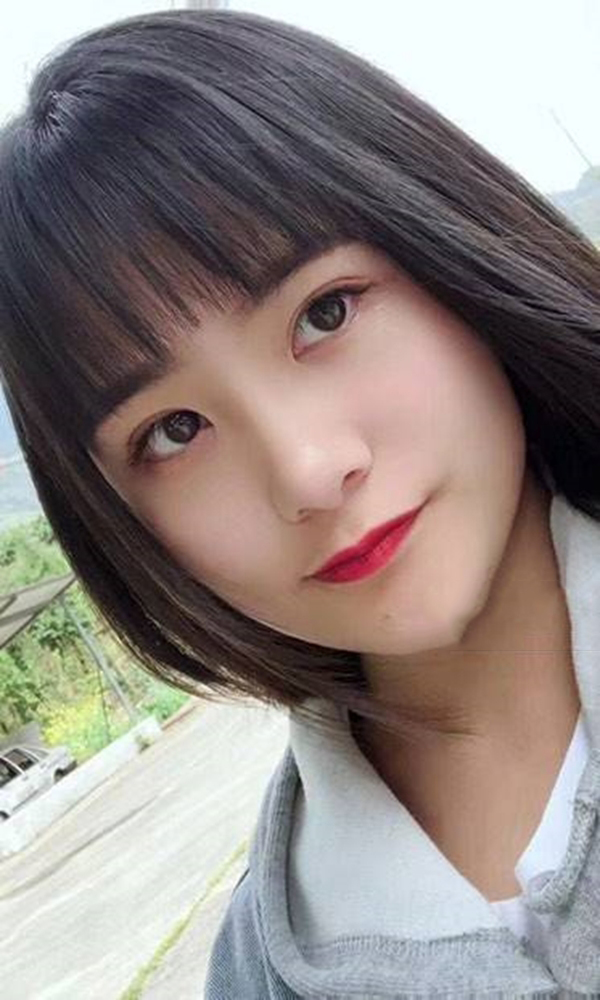 学生校花爱臭美