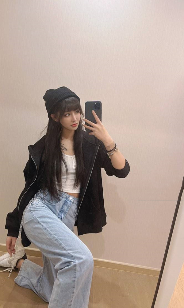 学生兔兔小可爱