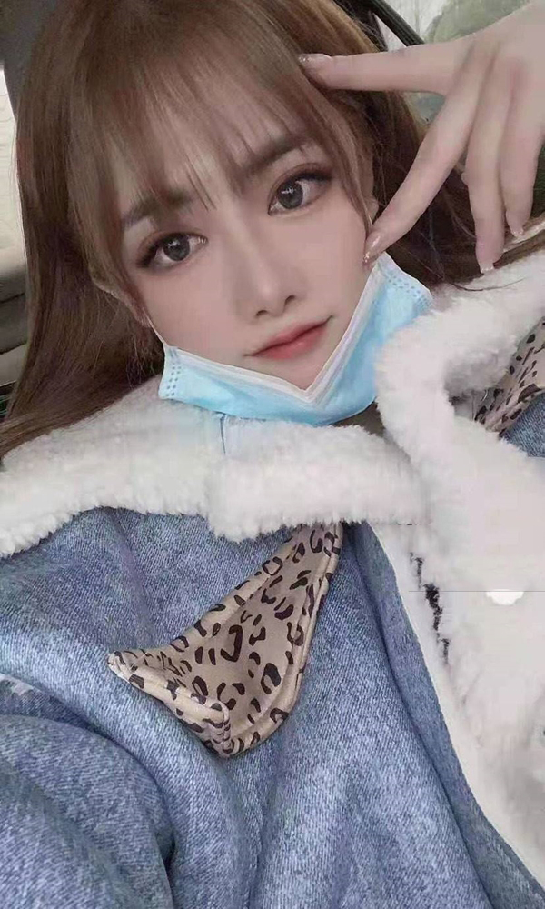 学生小艾同学呀