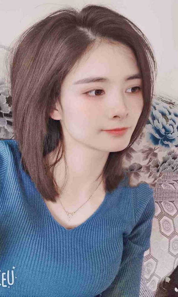 模特打不死的小强zz