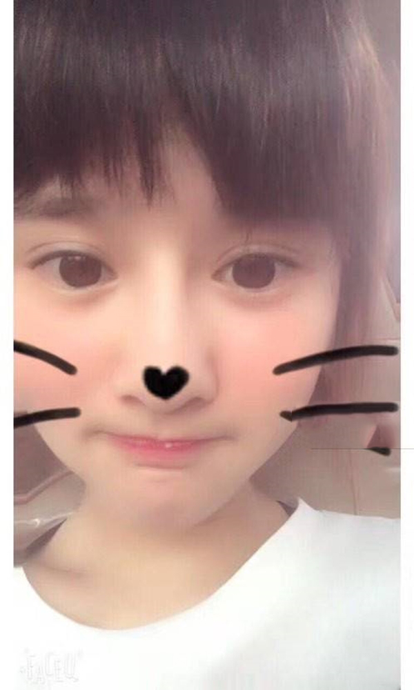 学生小熊跺跺脚