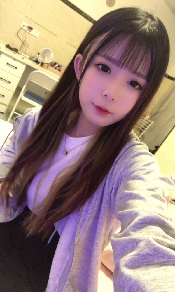 学生今晚睡你家