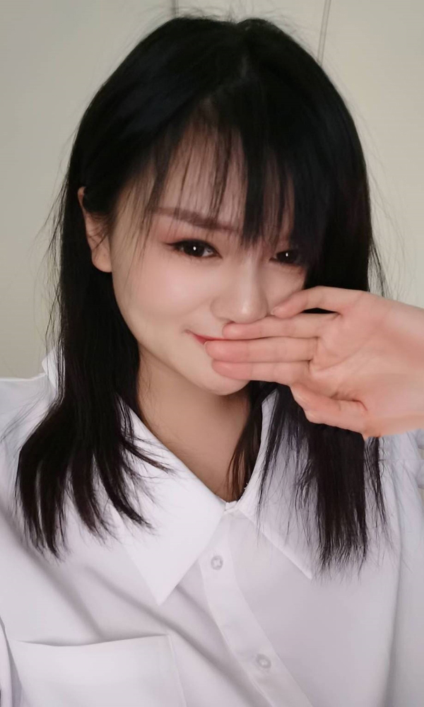 白领卖女孩的小水果