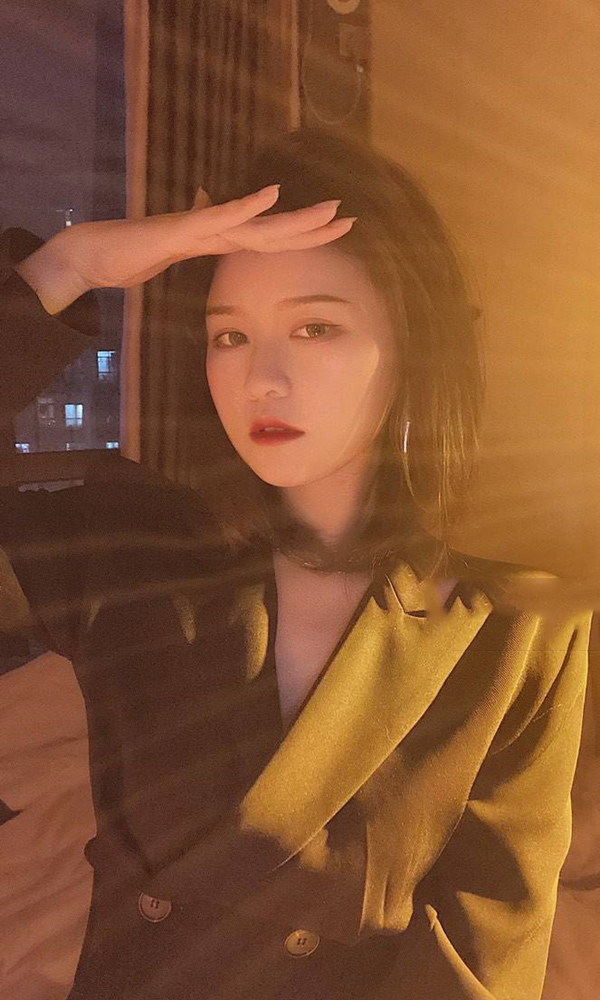 学生遛猫的仙女