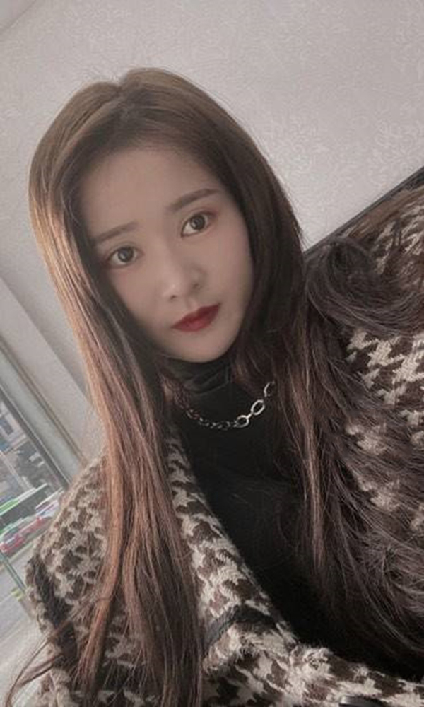 模特精致的猪猪女孩儿