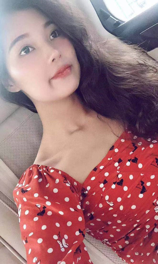 白领你的草莓味儿