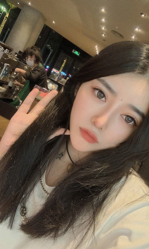 学生菲菲来了123