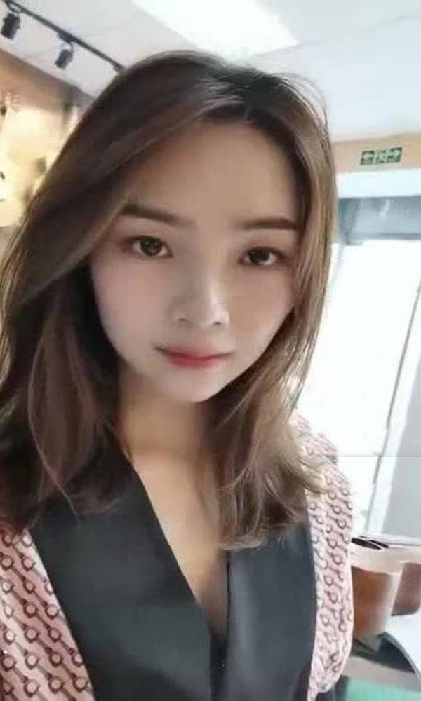 白领白天疯子夜女神