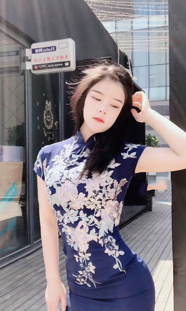 网红蜜桃臀妹妹