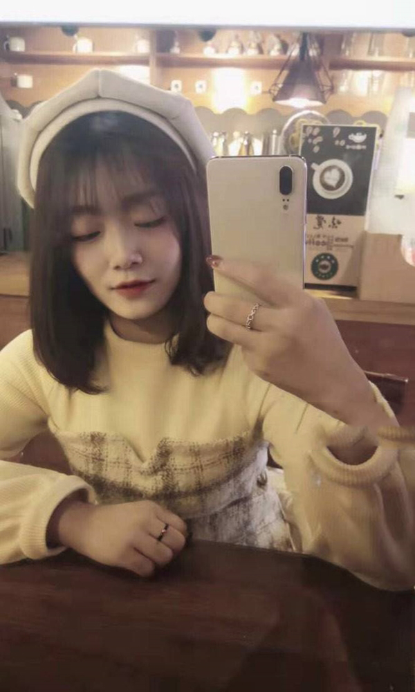 白领草莓味的可爱多