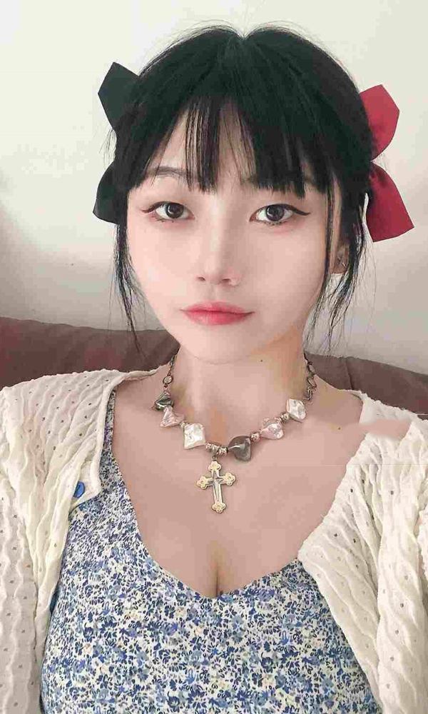 学生言姿一米七