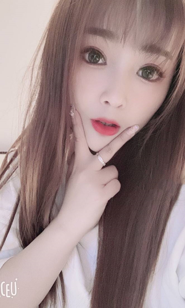 白领两号同一人