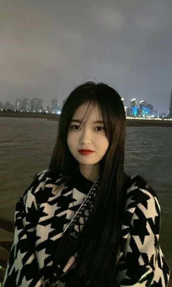 模特S s s s syn