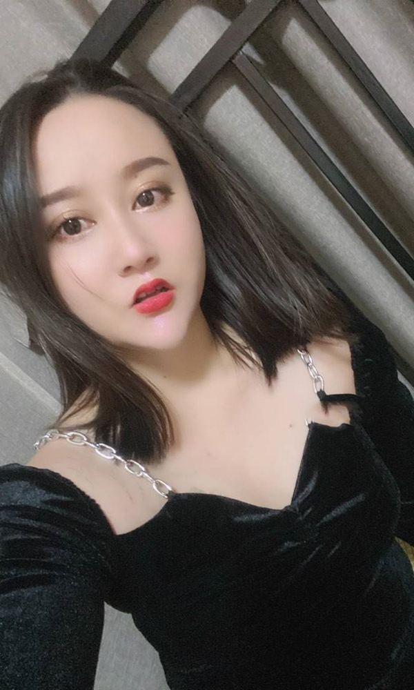 学生朵朵的小时候