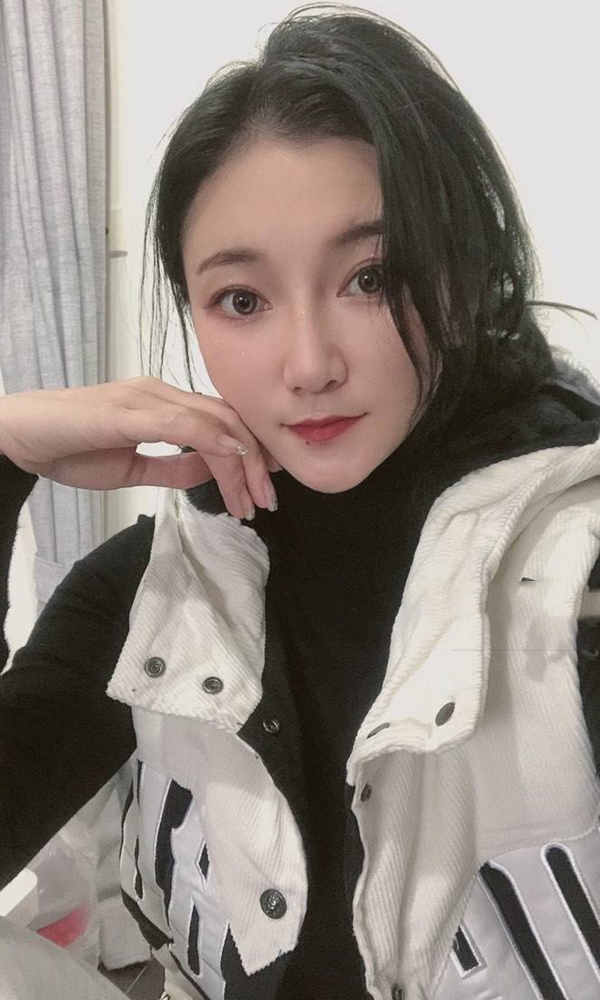 白领小可爱呀me