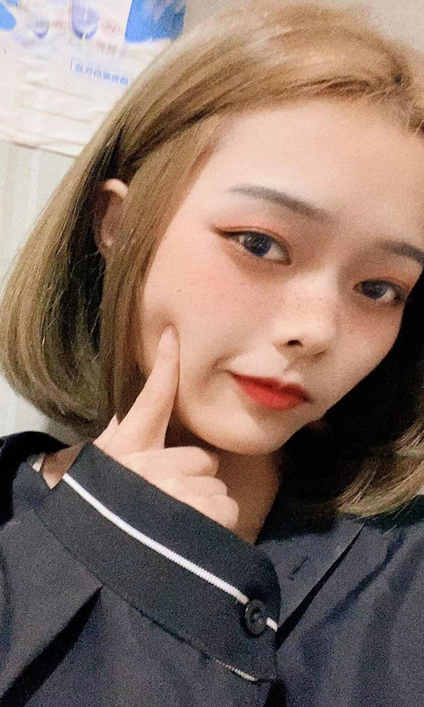 学生喵喵虫儿飞