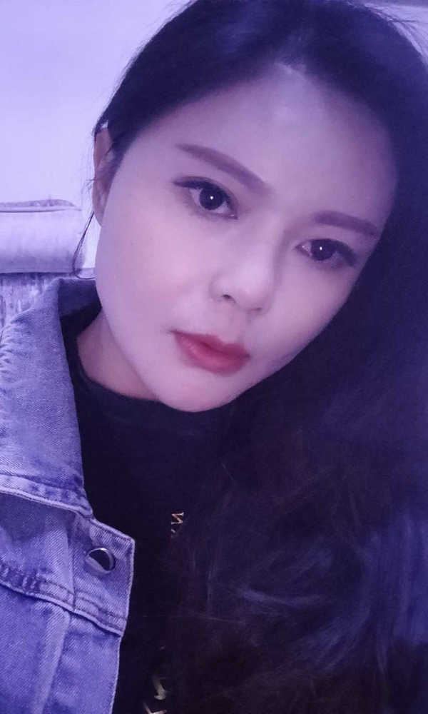 白领靠近我温暖你