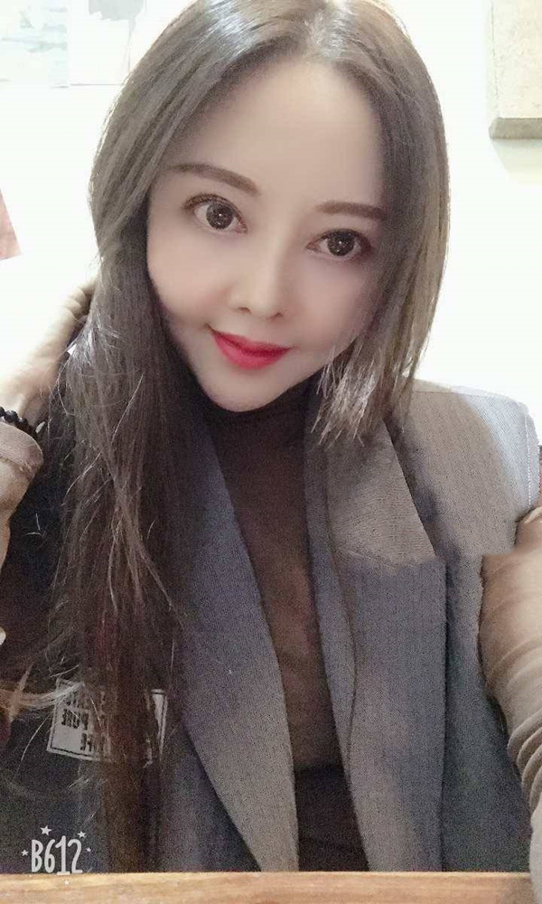 白领姐的微笑你百度不