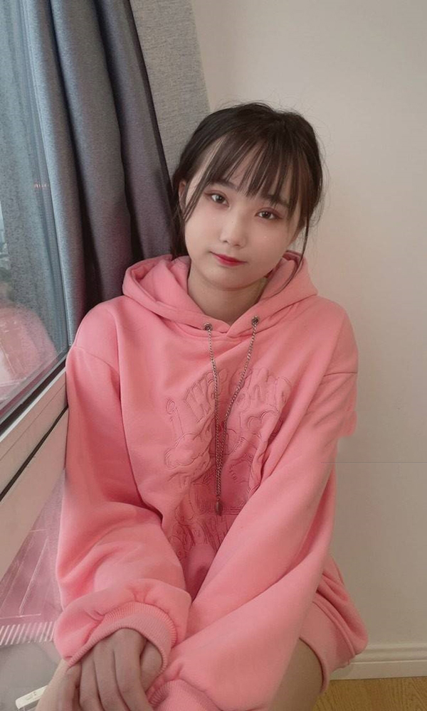 学生02年的小可爱