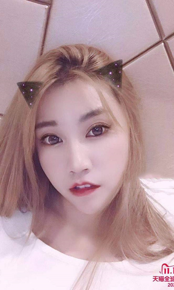 白领漂浮不定的一粒沙