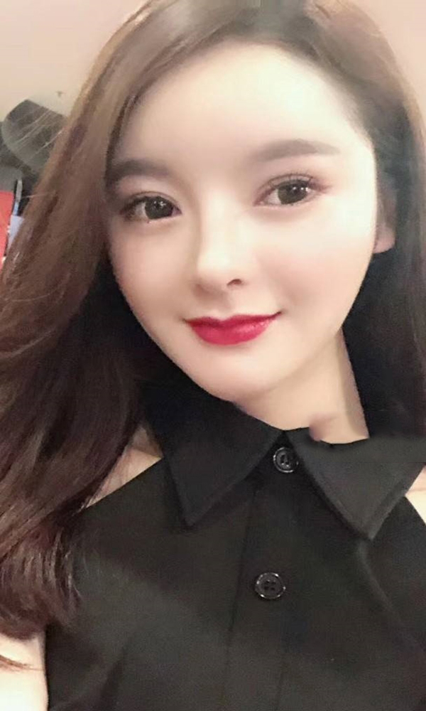 学生小小橘子子