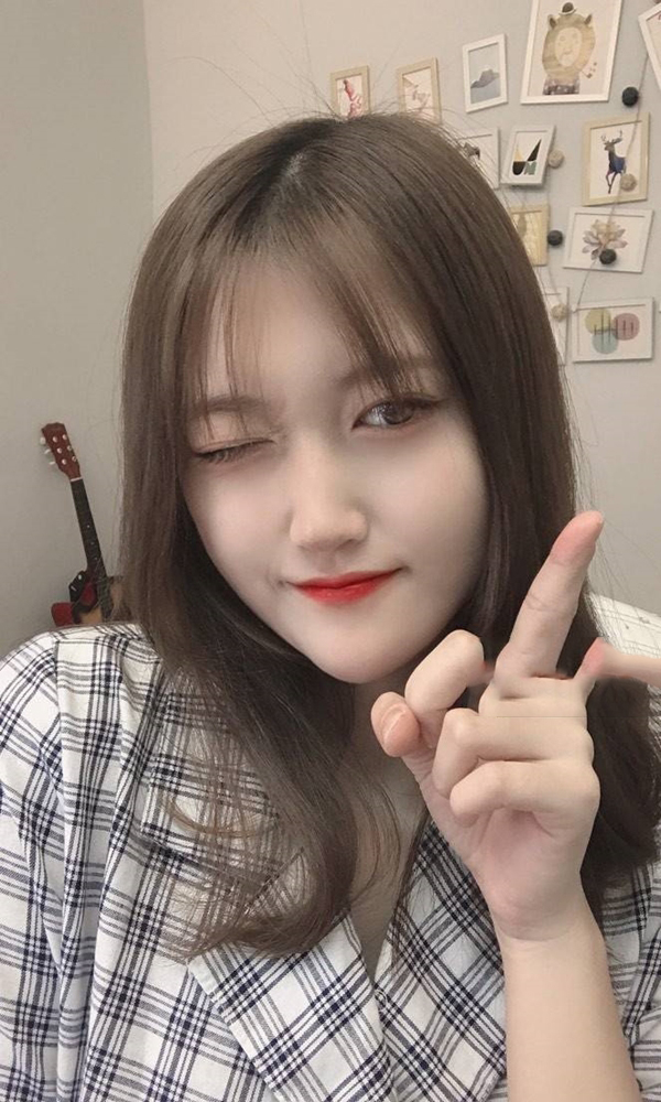 白领荏苒很酷诶