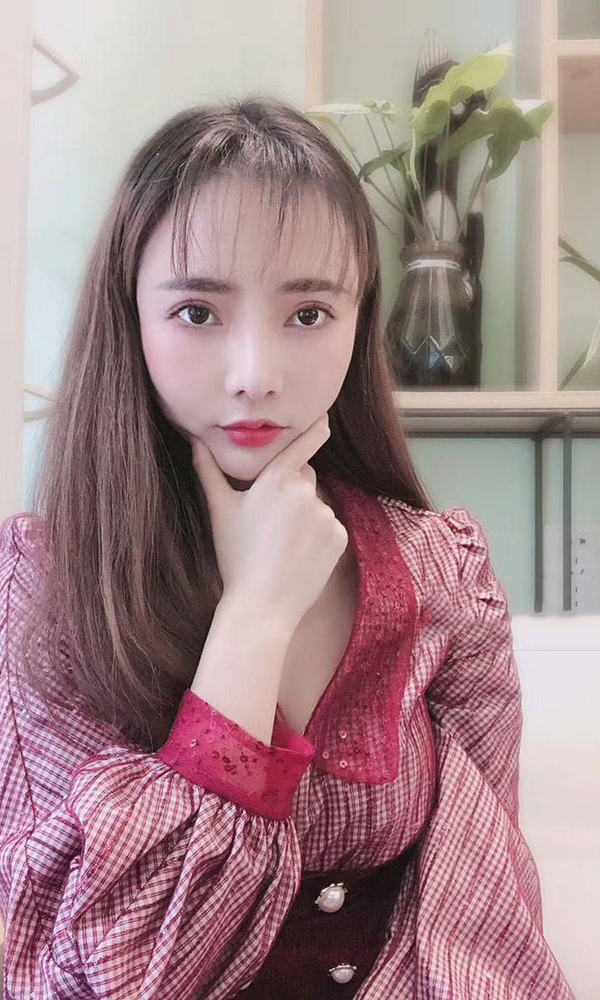 学生筱梦辰小可爱