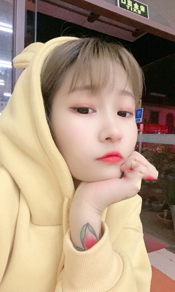 文秘伶俐的蜻蜓