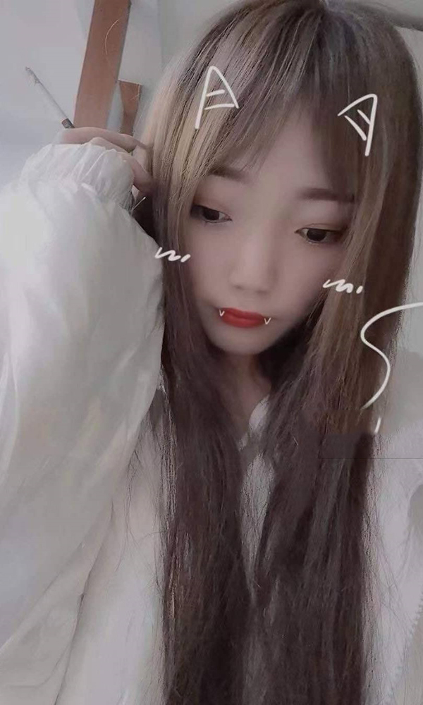 网红伶俐的萝莉