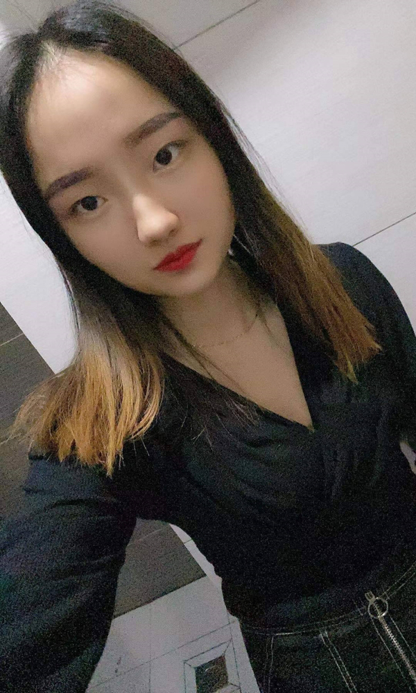 学生喝可乐的猫