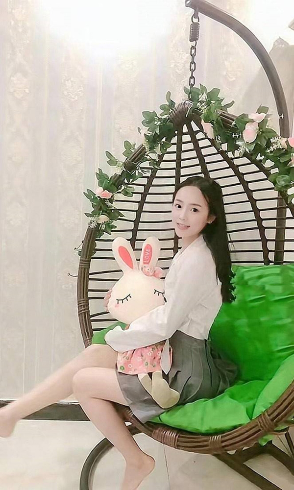 学生兔耳朵宝宝