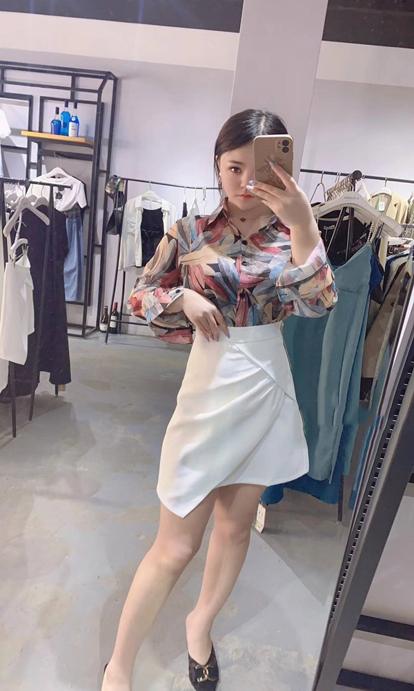 白领欣儿很可爱