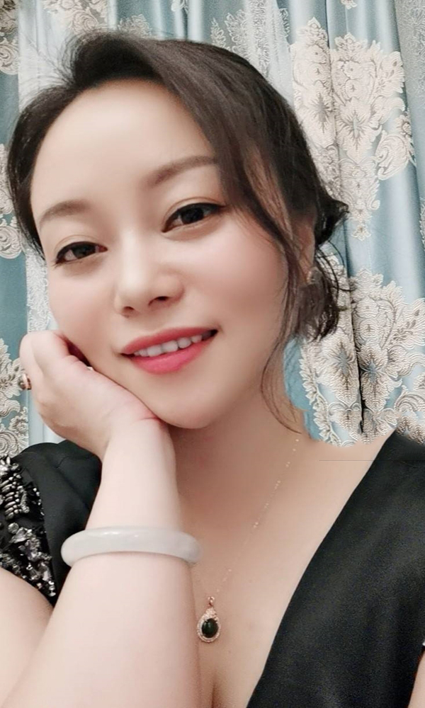 白领倾听寂寞的缘分