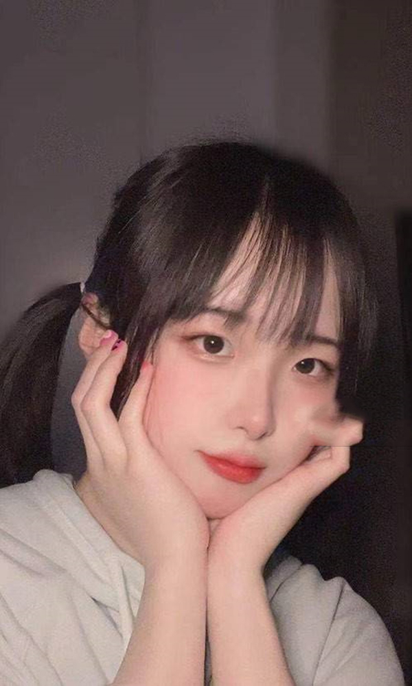 学生快乐的瑶瑶