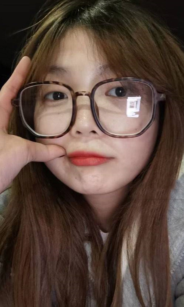 学生瑶瑶真美丽