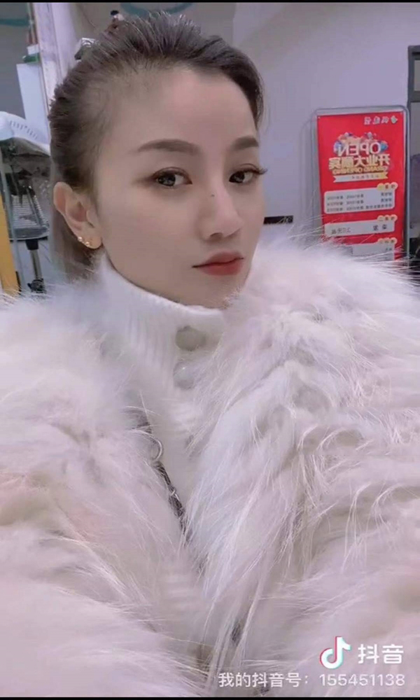 网红在笑也是伤